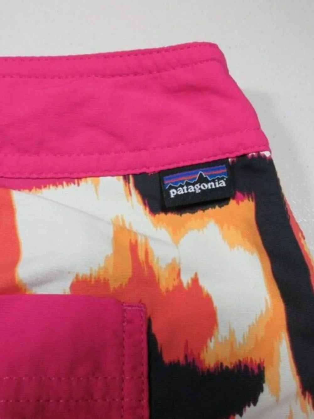 Patagonia womens hot pink Board skortie swim skirt 33